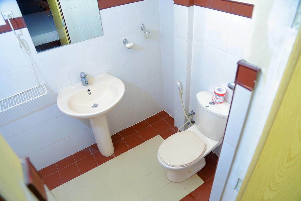 Holiday Nest Bed & Breakfast Вадува Стая снимка
